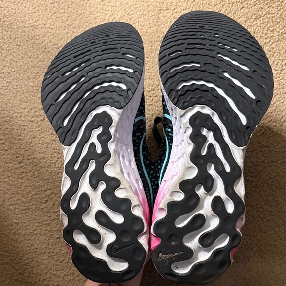 Nike React Black and Pink Sneakers with Teal Accents - Picture 5 of 6